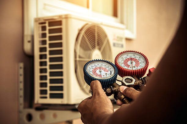 Professional Emergency Hvac technician working in Fort Washington, PA